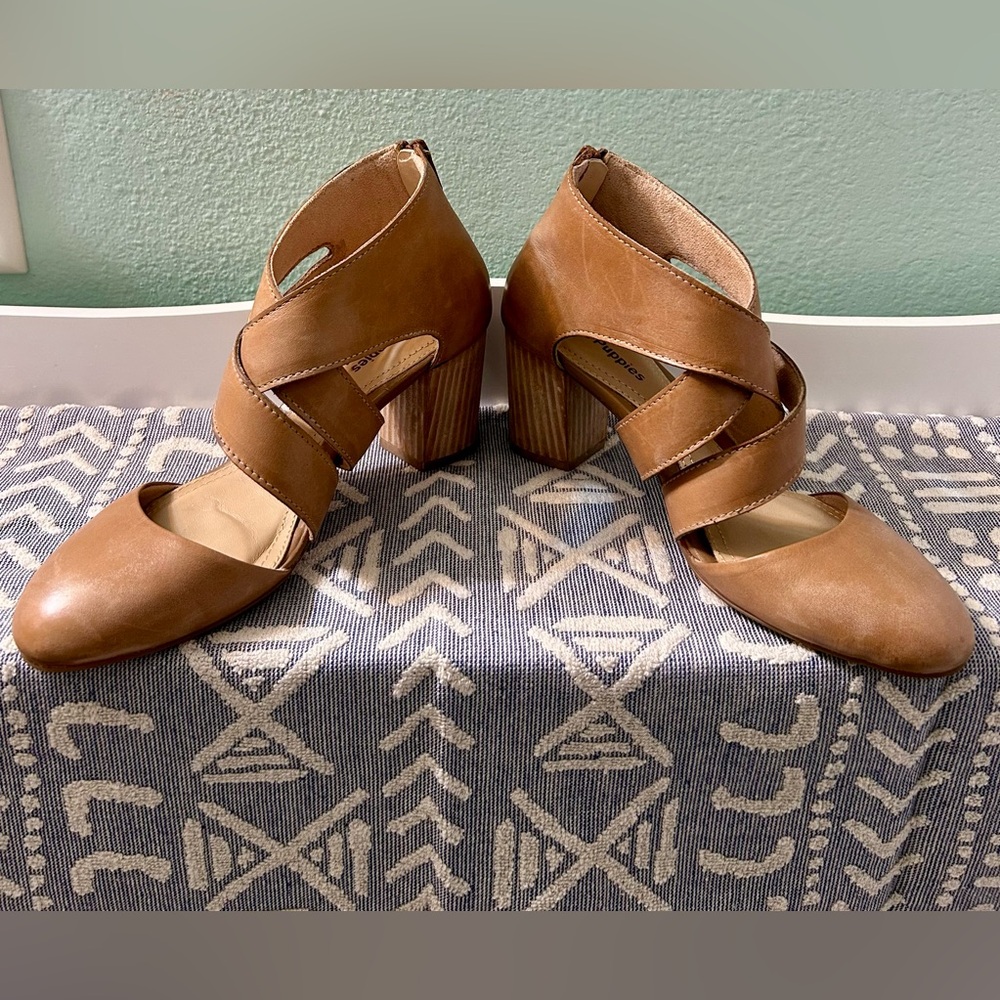 Elegant Tan Women's Heels - soft leather,  very comfortable